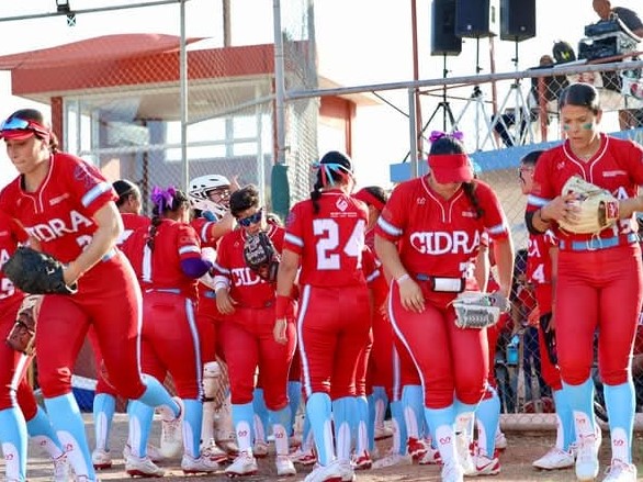 Bravas terminan el invicto de las Leonas (Bravas FB)