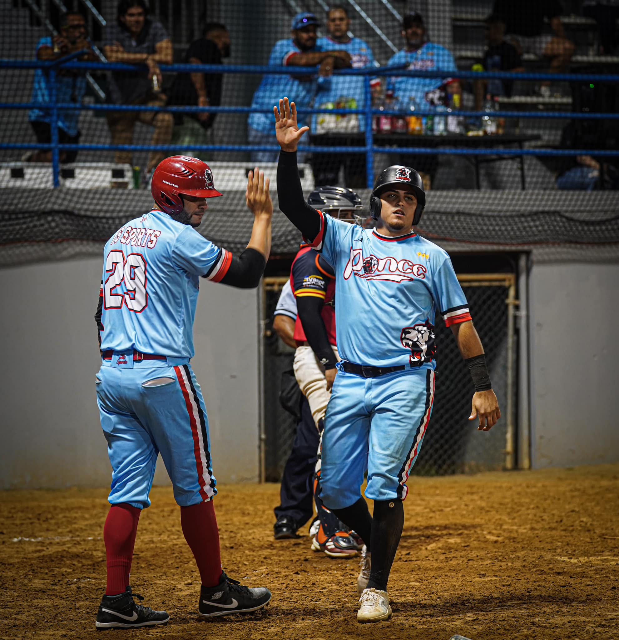 Acción del Softbol Superior Masculino
